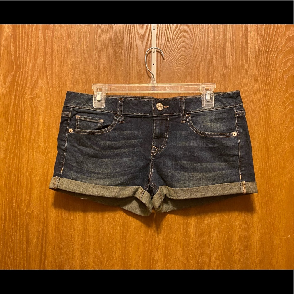 EXPRESS Relaxed Fit Low Rise Jean Short